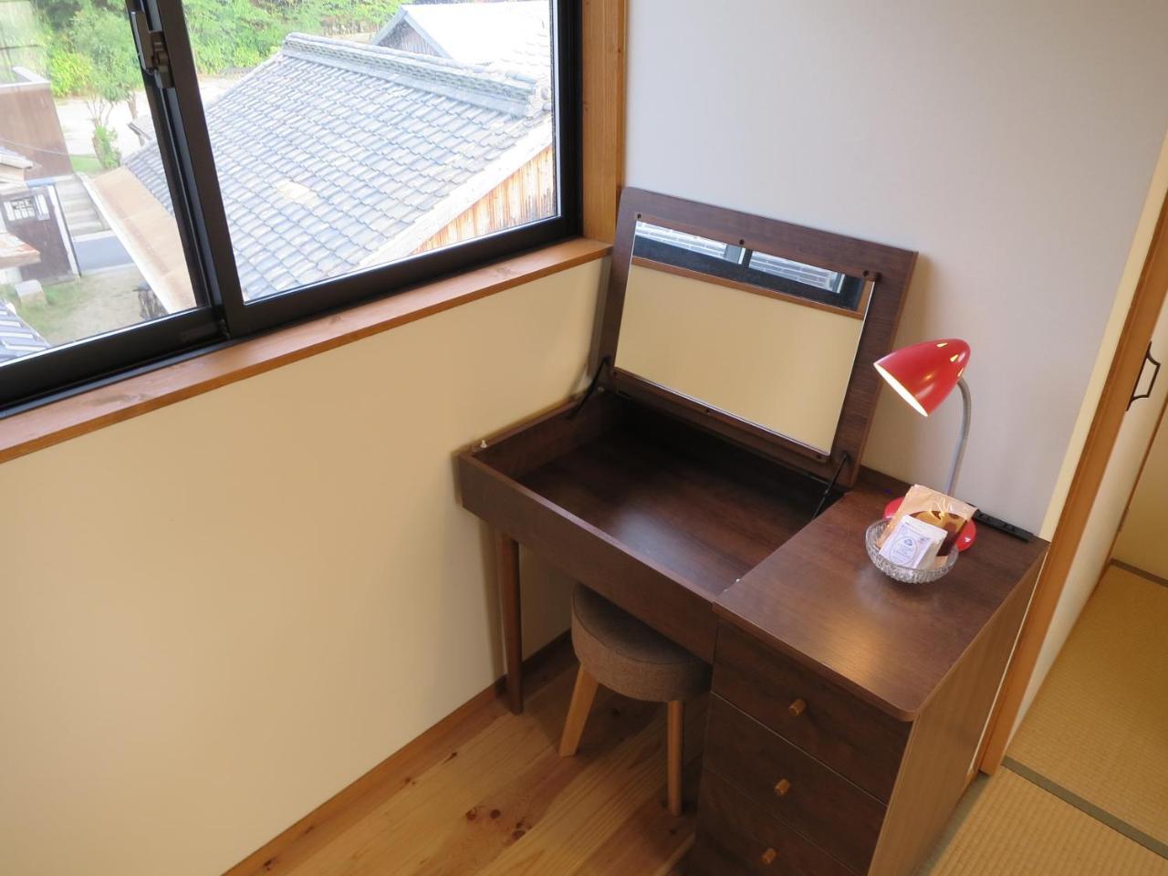 Guest House Roji To Akari Naoshima Exterior photo